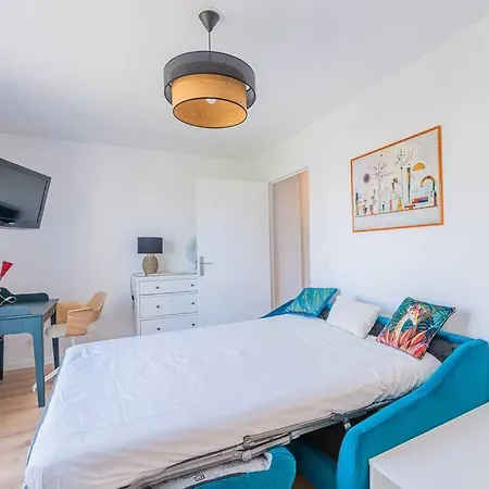 - Cozy At The Gates Of Paris Apartment